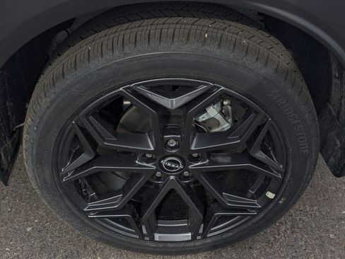 New 2026 Nissan Kicks SR image 7