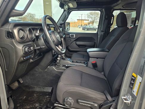 Used 2023 Jeep Wrangler Unlimited w/ Cold Weather Group image 29