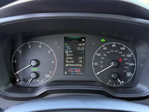 Used 2025 Toyota Corolla LE FWD image 31
