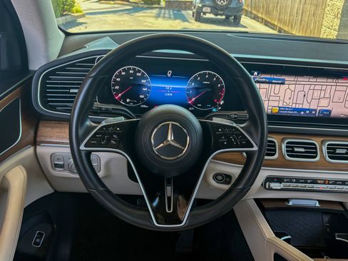 Used 2025 Mercedes-Benz GLE 350 4MATIC image 31