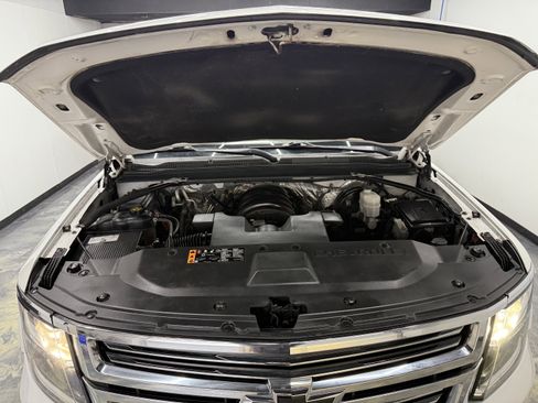 Used 2017 Chevrolet Suburban Premier image 33