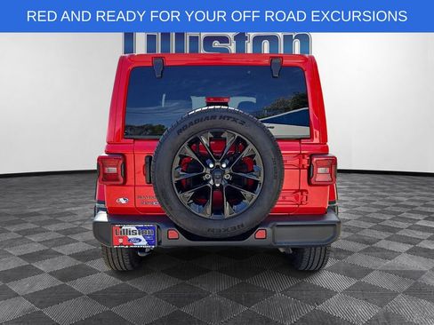 Used 2025 Jeep Wrangler Unlimited Sahara AWD/4WD image 5