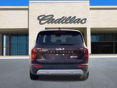 Used 2022 Kia Telluride LX image 4