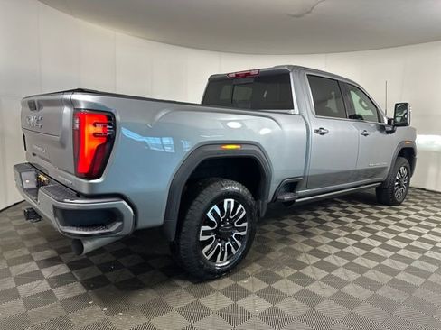 Used 2025 GMC Sierra 2500 Denali Ultimate image 3