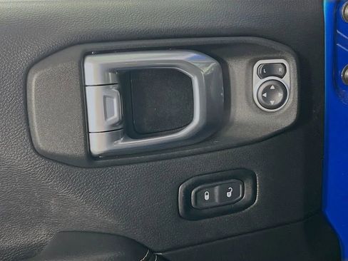 Used 2021 Jeep Gladiator Overland image 19