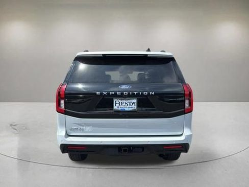 Certified 2025 Ford Expedition Active RWD image 3
