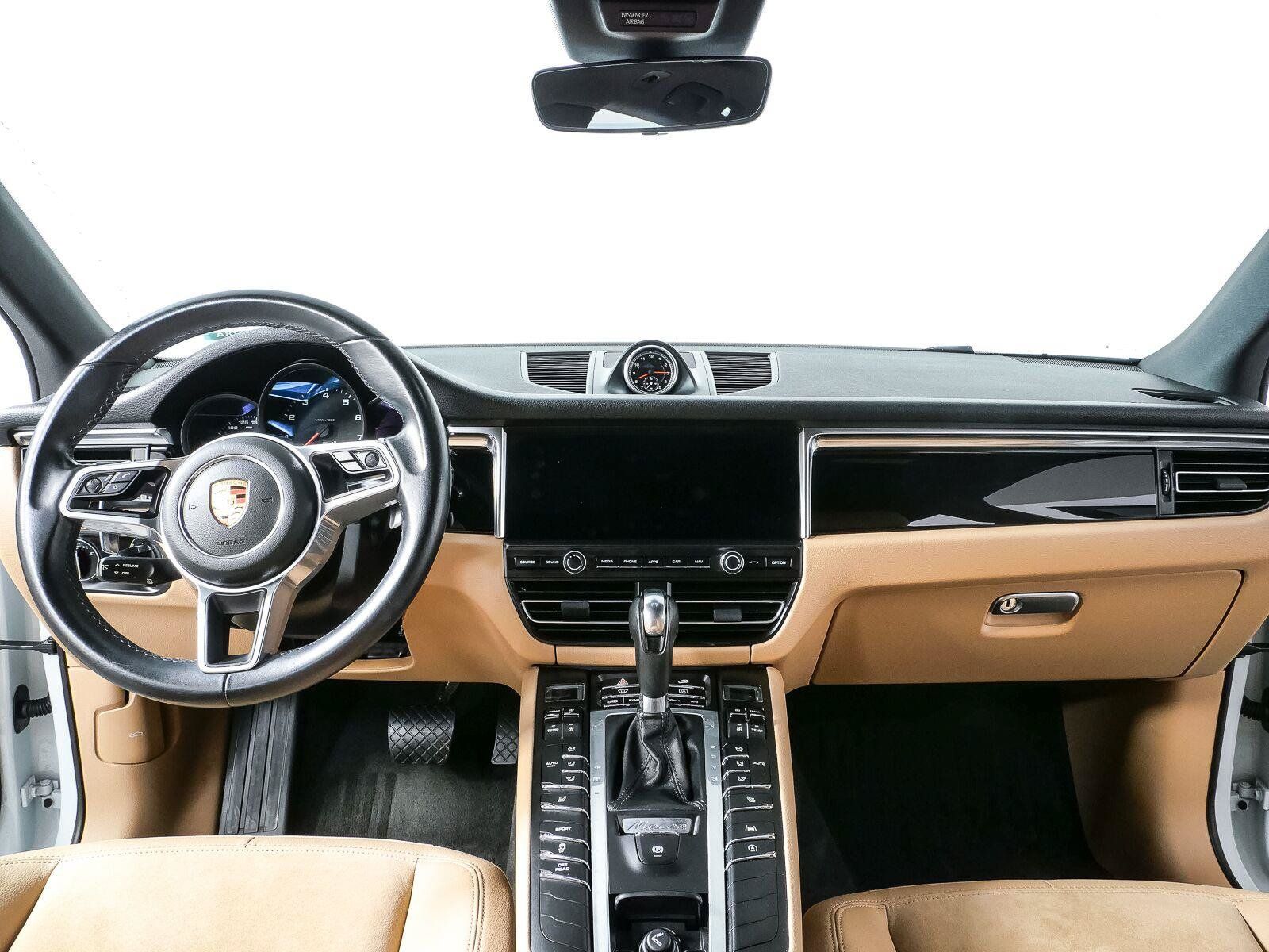 Certified 2021 Porsche Macan AWD/4WD image 20