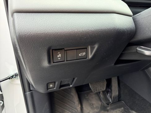 Used 2026 Toyota RAV4 SE w/ Convenience Package AWD/4WD image 28