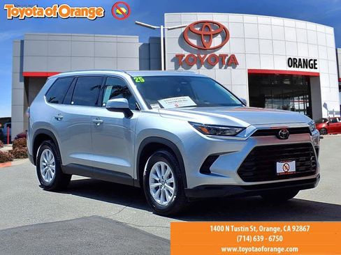 Certified 2025 Toyota Grand Highlander FWD image 1