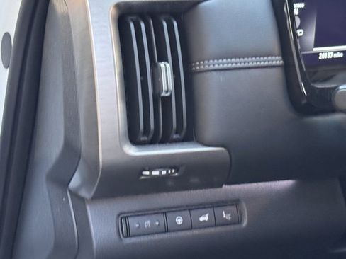 Used 2024 Nissan Pathfinder Platinum w/ Cargo Package image 32