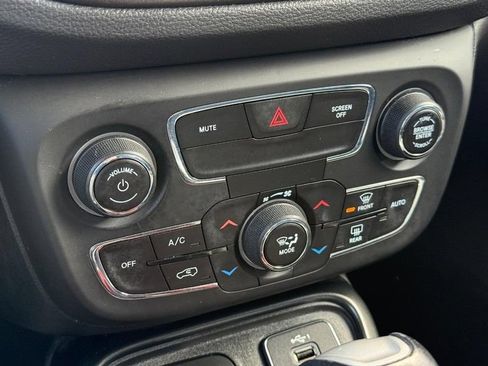 Used 2019 Jeep Compass Trailhawk AWD/4WD image 28