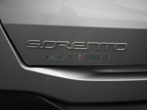 Certified 2025 Kia Sorento EX w/ EX Panoramic Sunroof Package AWD/4WD image 10