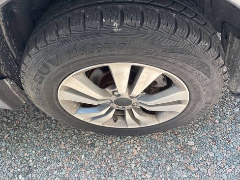 Used 2014 Toyota RAV4 XLE AWD/4WD image 9