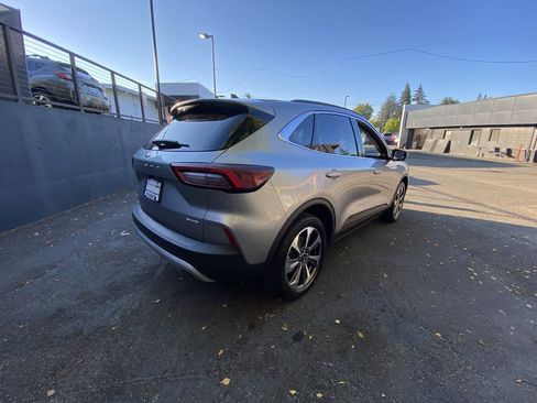 Used 2024 Ford Escape Platinum AWD/4WD image 6
