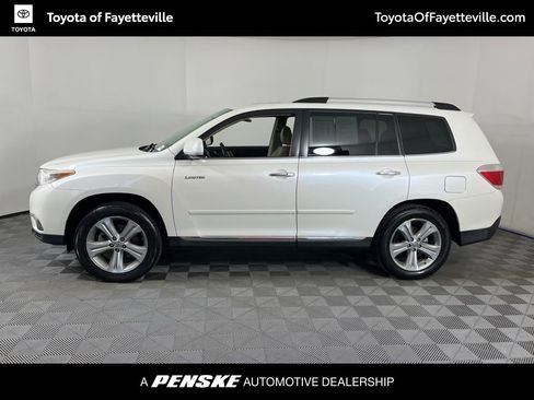 Used 2012 Toyota Highlander Limited w/ Tow Pkg image 2
