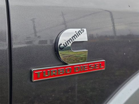 Certified 2022 RAM 2500 Laramie image 33
