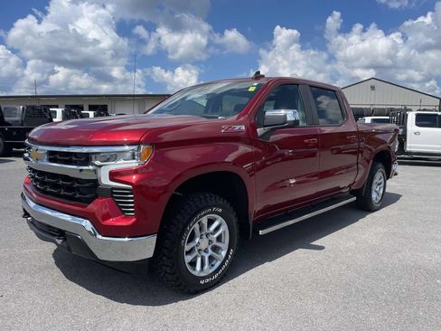 Used 2023 Chevrolet Silverado 1500 LT AWD/4WD image 10