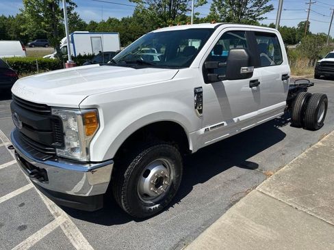 Used 2019 Ford F350 XL w/ Power Equipment Group AWD/4WD image 3