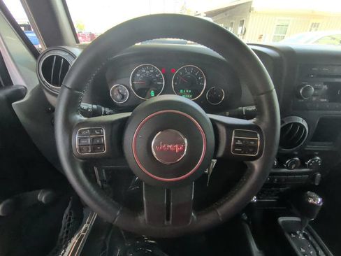 Used 2016 Jeep Wrangler Unlimited Sport w/ Connectivity Group AWD/4WD image 15