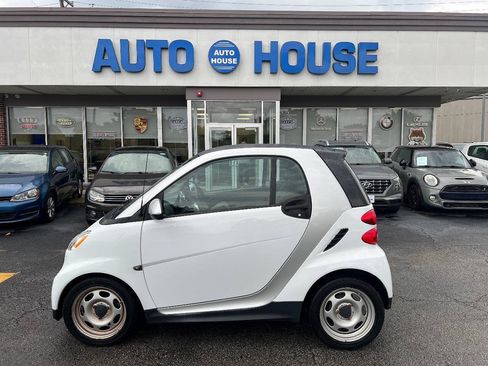 Used 2015 smart fortwo pure RWD image 9