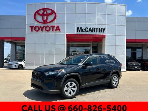 Used 2020 Toyota RAV4 LE FWD image 1