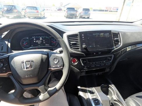Used 2022 Honda Pilot Sport image 29