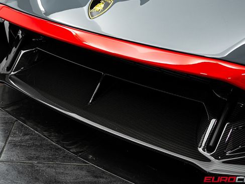 Used 2023 Lamborghini Huracan STO RWD image 13