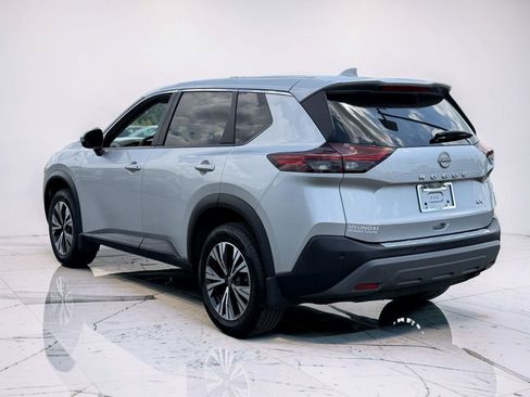 Used 2023 Nissan Rogue SV FWD image 4