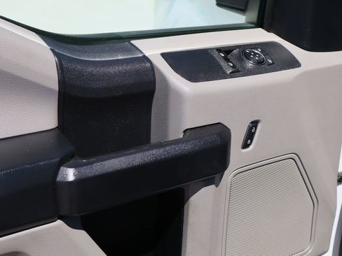 Used 2021 Ford F250 XL w/ Power Equipment Group image 19