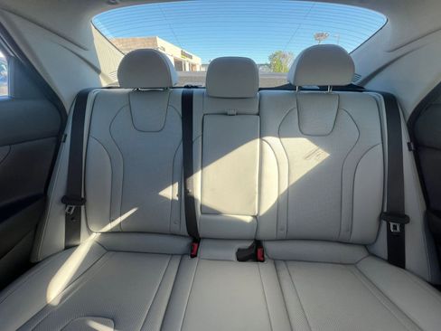 Used 2025 Hyundai Elantra Limited image 38