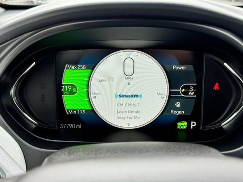 Used 2018 Chevrolet Bolt Premier w/ Driver Confidence II Package FWD image 21