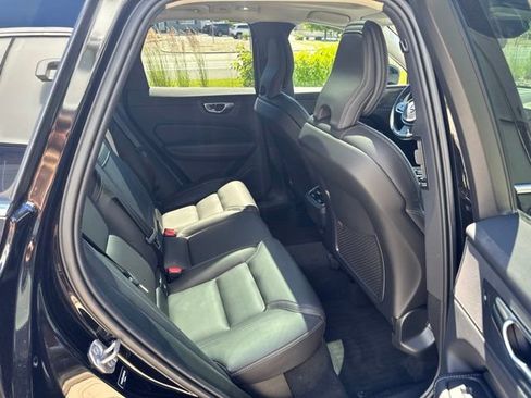 Used 2022 Volvo XC60 B6 Inscription w/ Climate Package AWD/4WD image 13