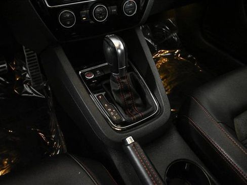 Used 2017 Volkswagen Jetta GLI image 12