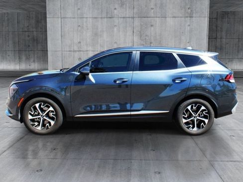 Used 2025 Kia Sportage EX FWD image 2