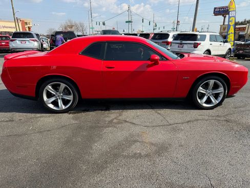 Used 2018 Dodge Challenger R/T image 18
