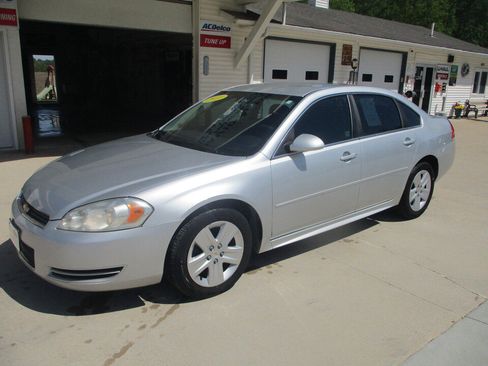 Used 2011 Chevrolet Impala LS FWD image 11
