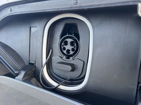 New 2024 Cadillac Lyriq Luxury image 11