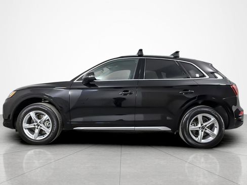 Used 2023 Audi Q5 2.0T Premium w/ Convenience Package AWD/4WD image 2