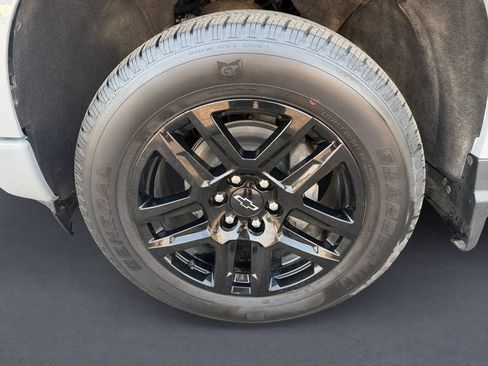 Used 2024 Chevrolet Silverado 1500 Custom AWD/4WD image 9
