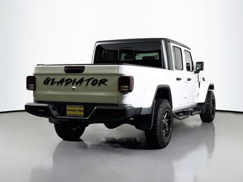 Used 2022 Jeep Gladiator Sport image 9