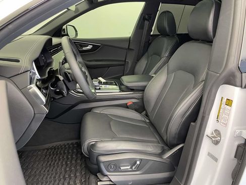 Certified 2025 Audi Q8 Prestige AWD/4WD image 5