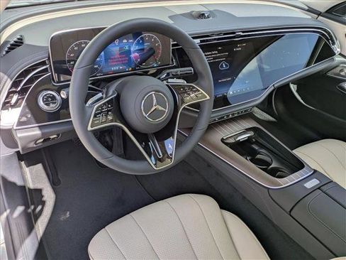 New 2026 Mercedes-Benz E 350 4MATIC Sedan image 3