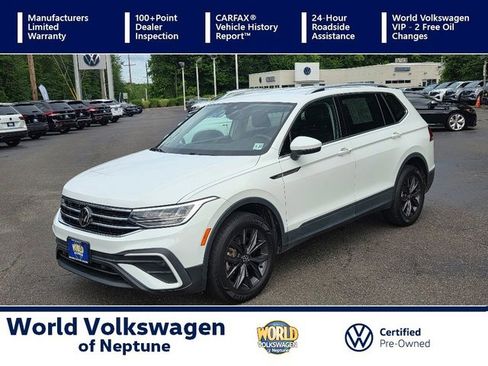 Certified 2022 Volkswagen Tiguan SE image 1