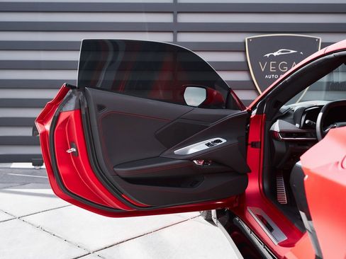 Used 2020 Chevrolet Corvette Stingray Coupe w/ 1LT image 30