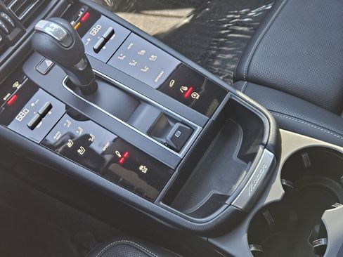 Certified 2023 Porsche Macan S image 20