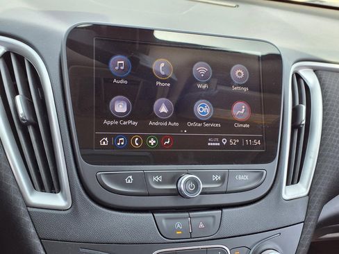 Used 2022 Chevrolet Malibu LT image 3