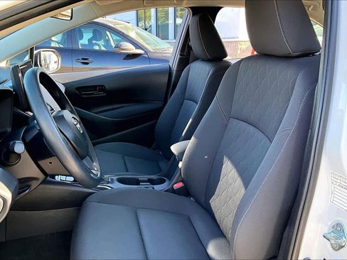 Used 2025 Toyota Corolla LE image 8