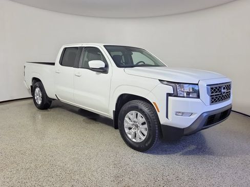 Used 2024 Nissan Frontier SV RWD image 4