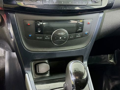 Used 2018 Nissan Sentra SR w/ SR Midnight Edition Package image 7