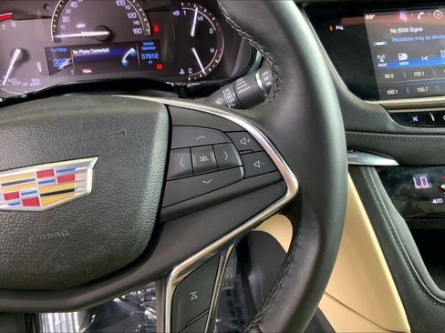 Used 2017 Cadillac XT5 FWD image 25